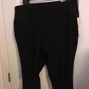 NWT Livi Active sculpting Capri leggings size22/24